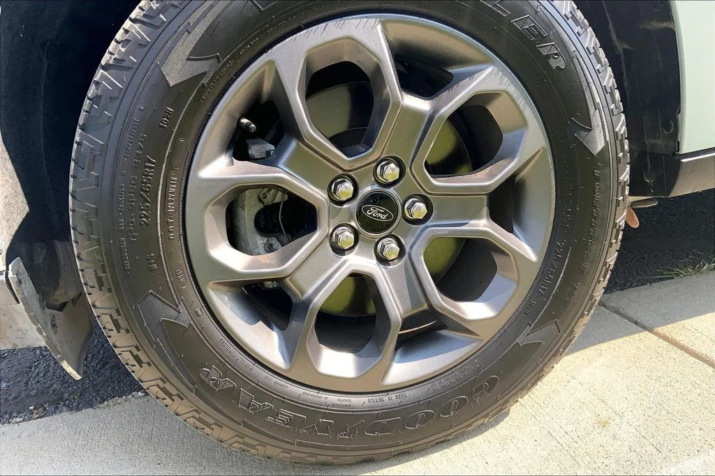 Used 2024 Green Ford XLT image 3