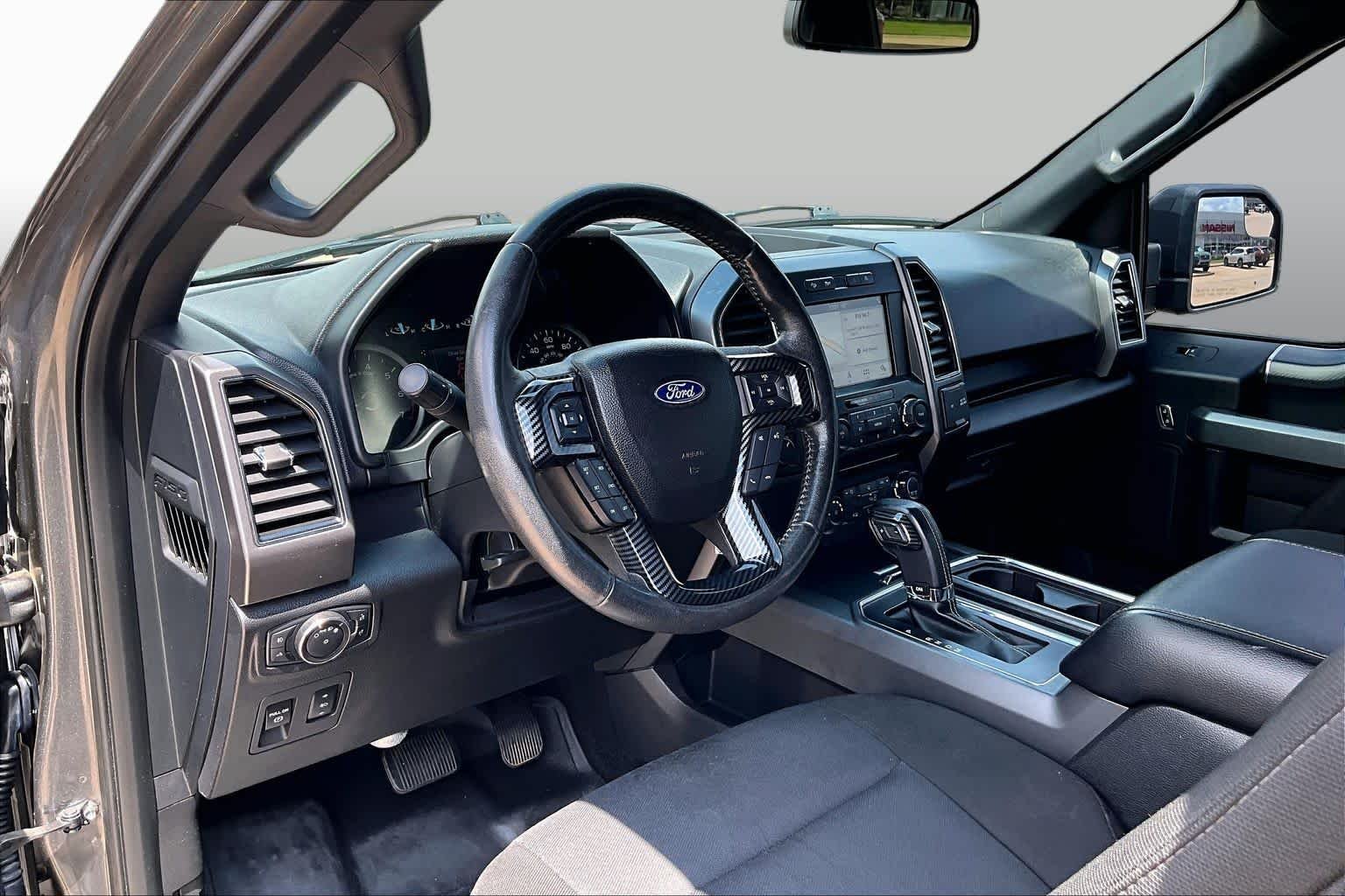 Used 2018 Magnetic Metallic Ford XLT image 17