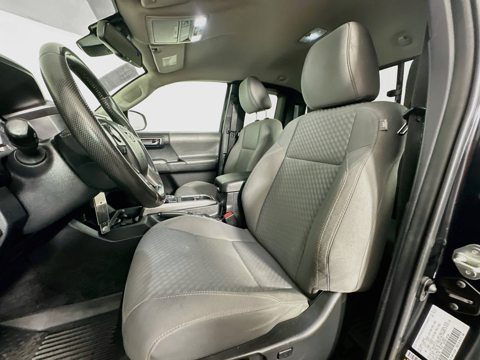 Used 2022 Midnight Black Metallic Toyota SR5 image 21