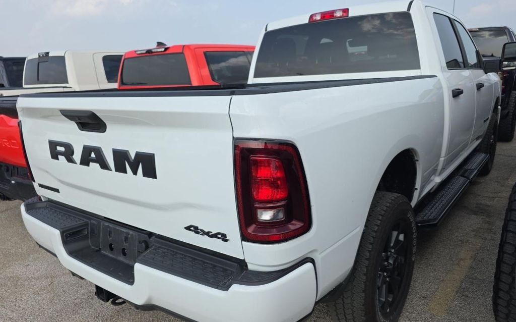 Used 2025 White Ram Big Horn image 4