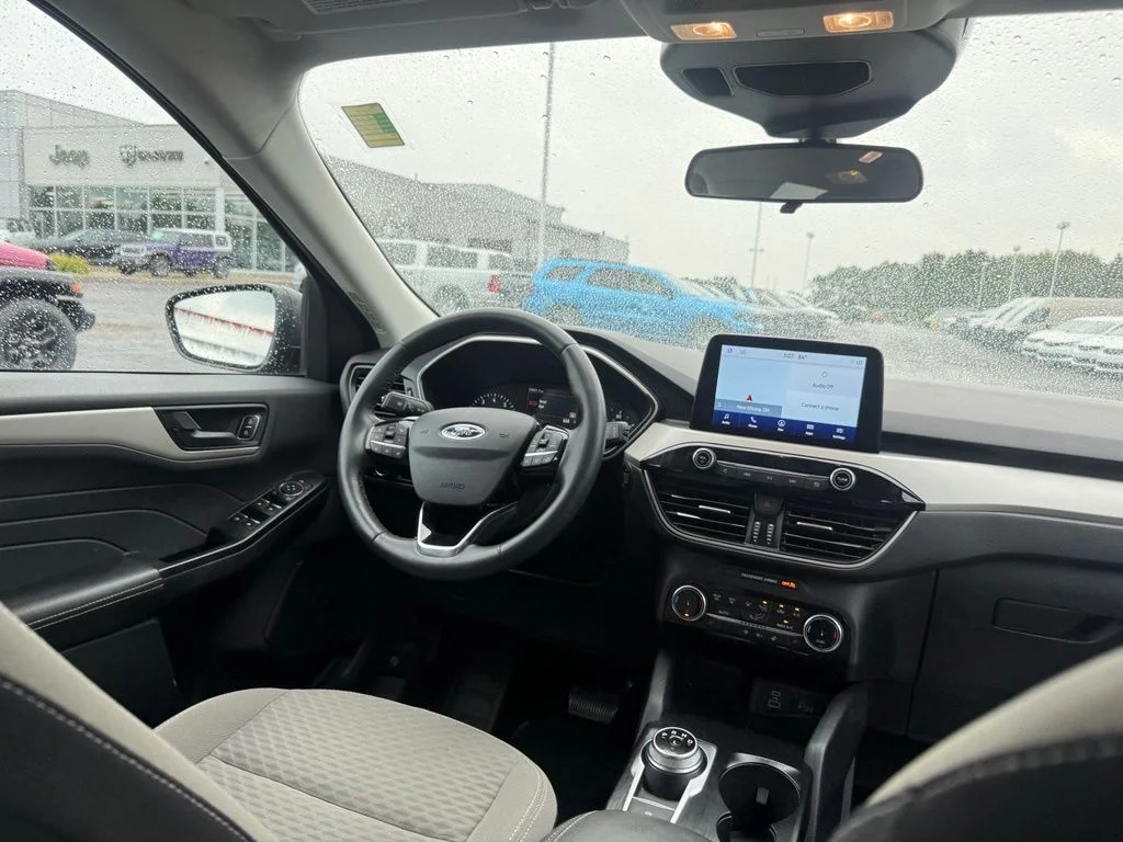 Used 2022 Gray Ford SE image 49