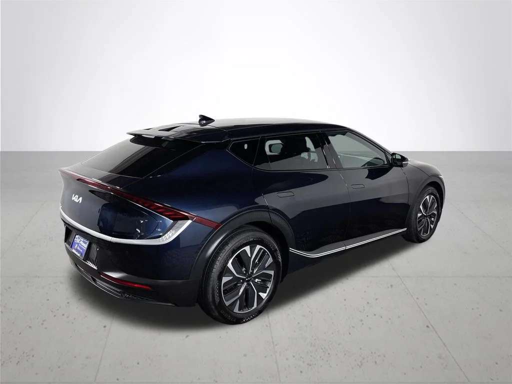 Used 2024 Blue Kia Light image 6