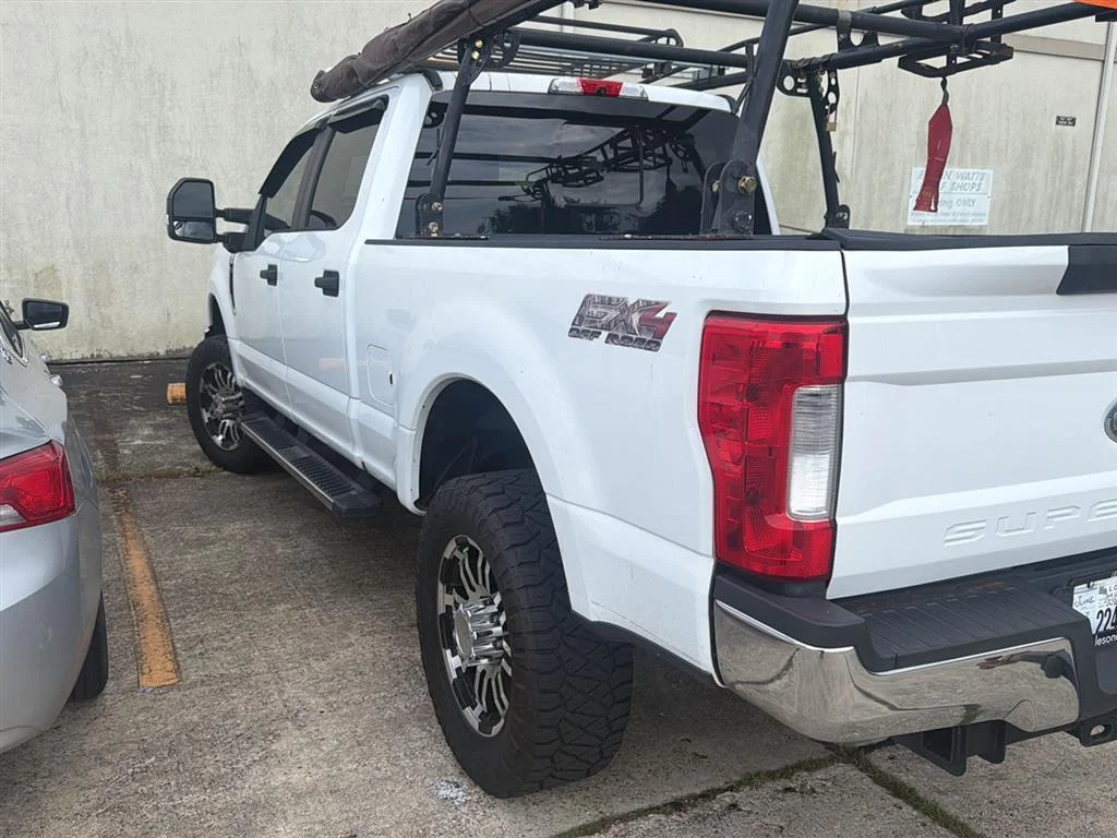 Used 2019 Oxford White Ford XL image 2