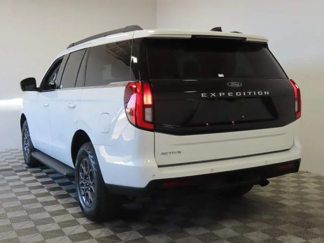 Used 2025 Oxford White Ford Active image 47