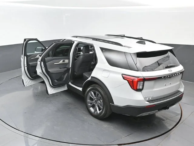 New 2027 Avalanche Gray Ford Active image 26