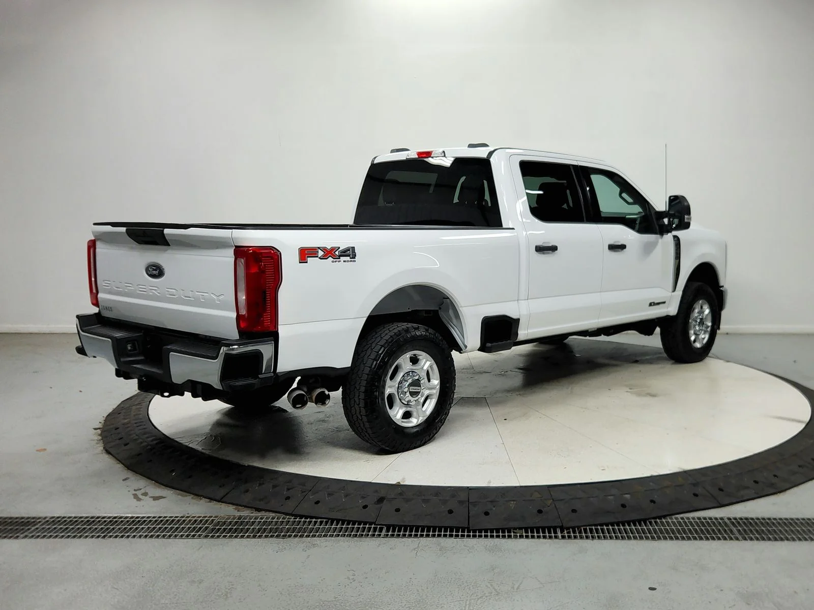 Used 2025 White Ford XLT image 8