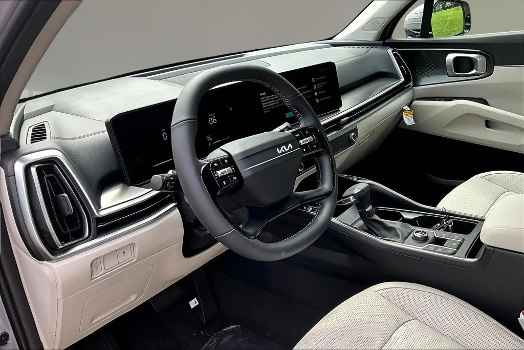 New 2026 Wolf Gray Kia S image 7