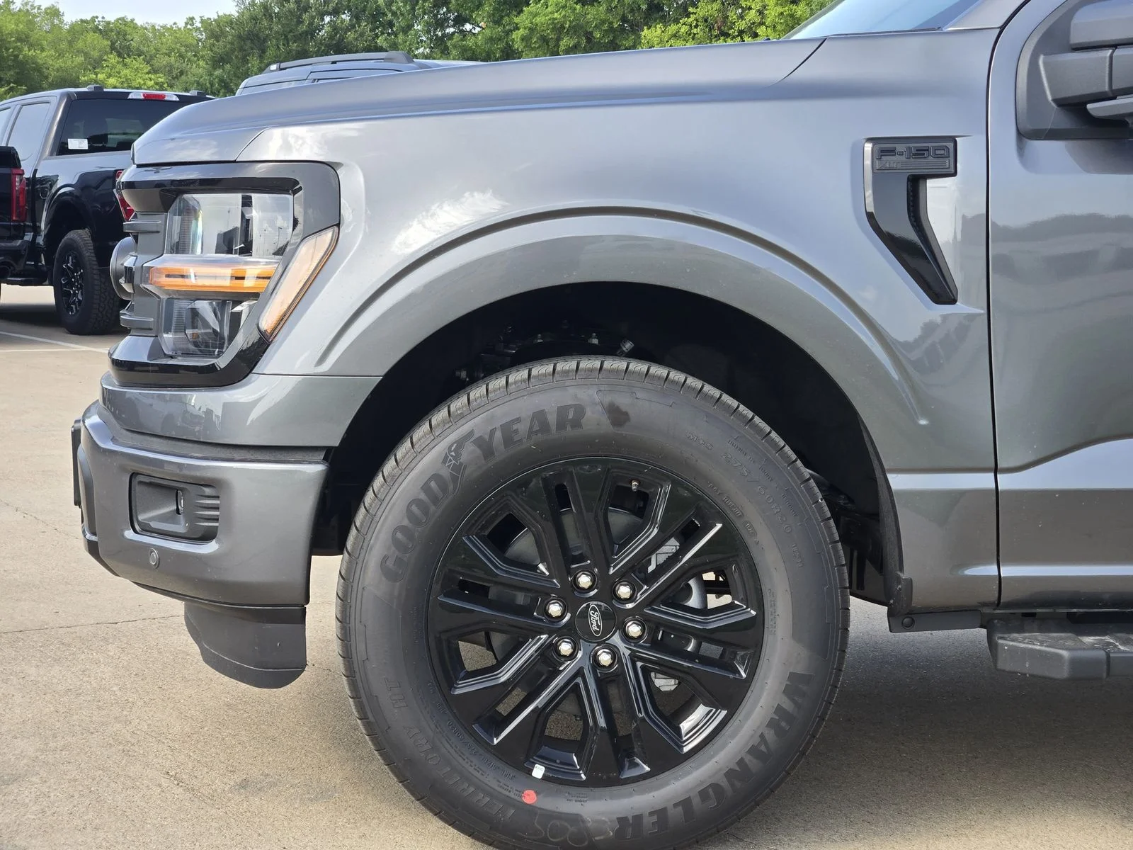New 2026 Carbonized Gray Metallic Ford XLT image 6
