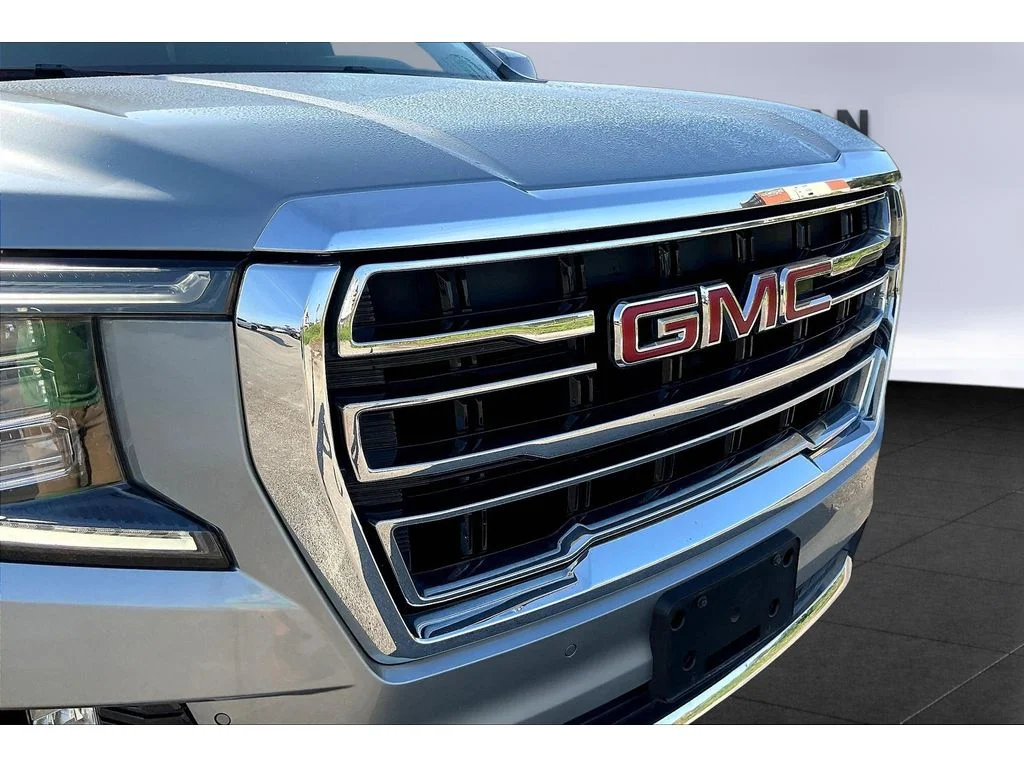 Used 2024 Sterling Metallic GMC SLT image 21