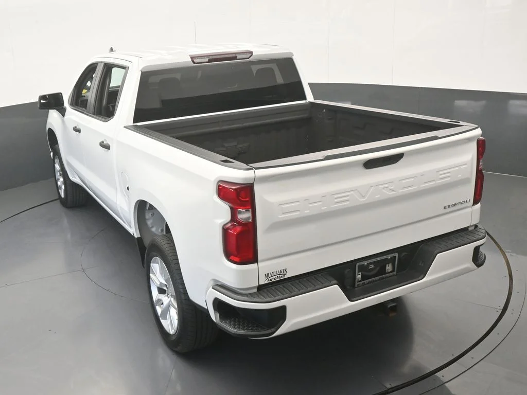 Used 2022 Summit White Chevrolet Custom image 49