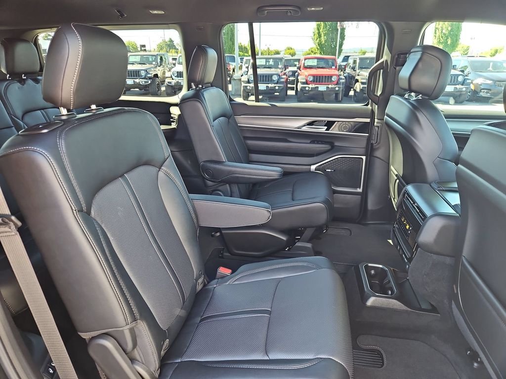 New 2026 High Gloss Black Jeep Limited Altitude image 27