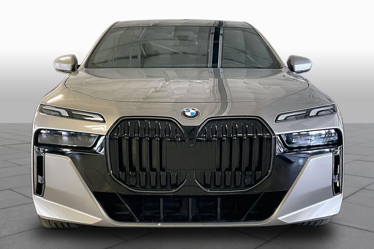 Certified Used 2024 Oxide Grey Met BMW 760i xDrive image 3