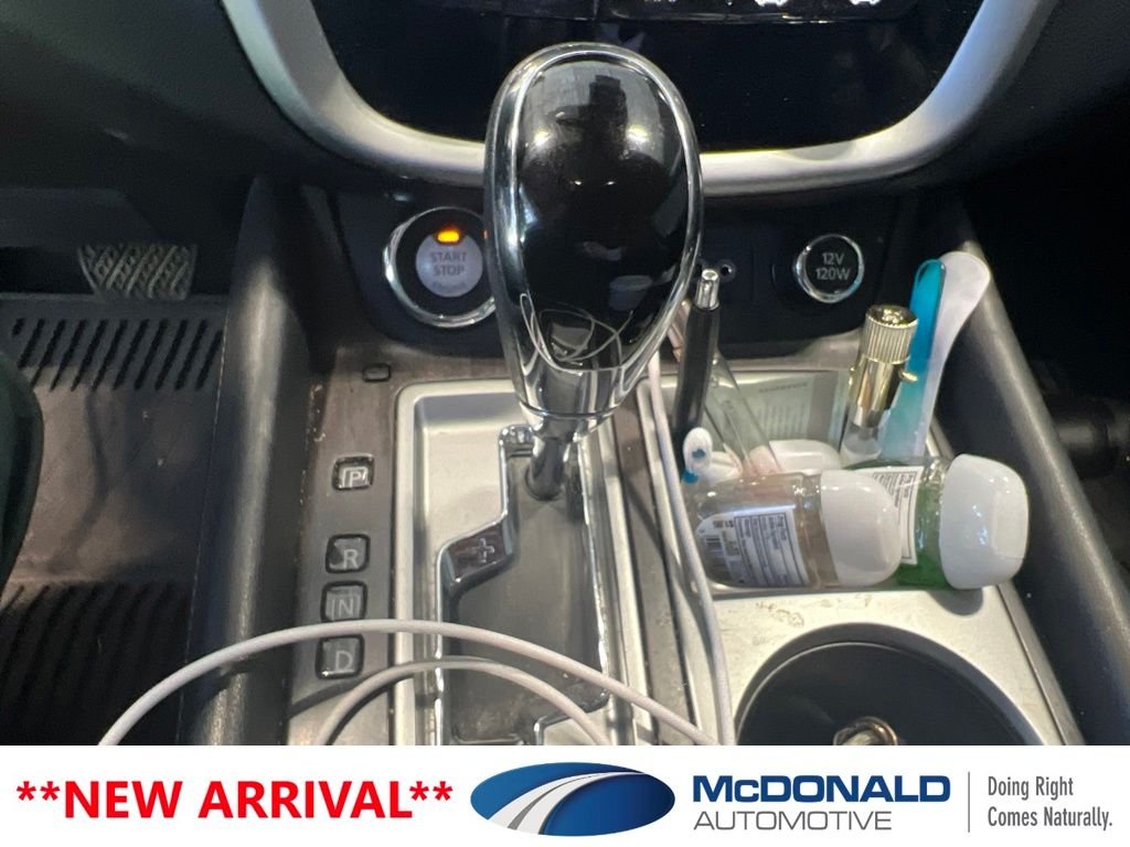 Used 2020 White Nissan Platinum image 10