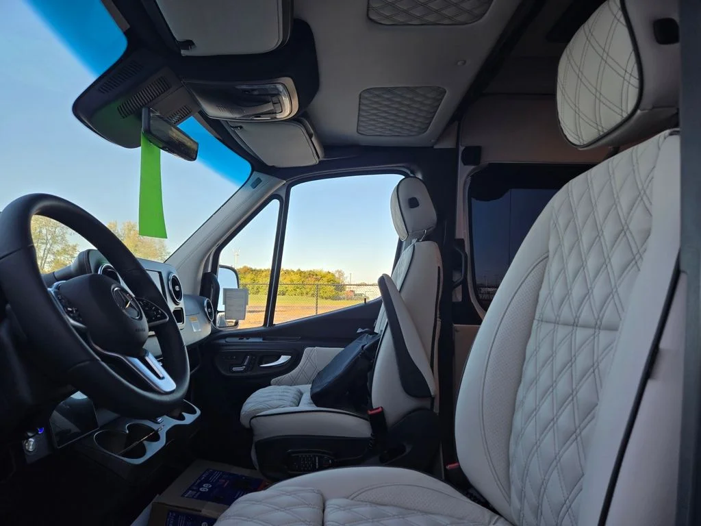 New 2026 White Mercedes-Benz Discovery Adventure image 10