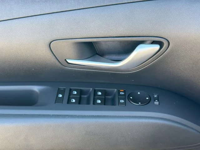 Used 2025 Gray Hyundai SEL Convenience image 24