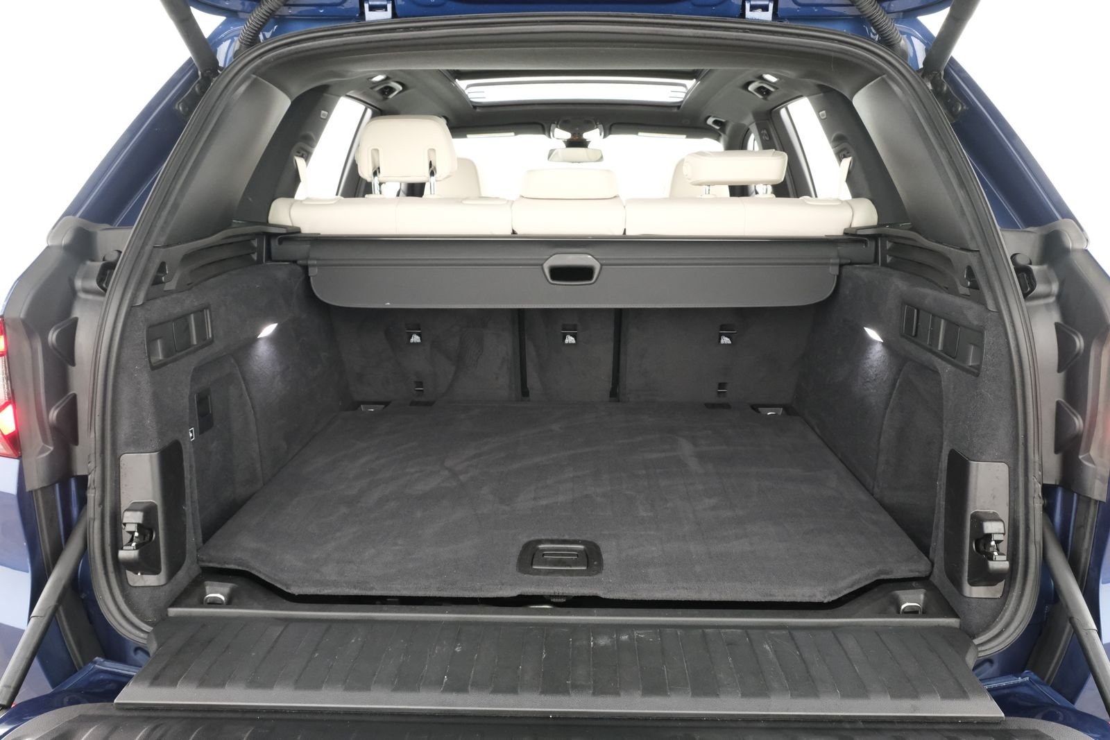 Used 2020 Phytonic Blue Metallic BMW xDrive40i image 38