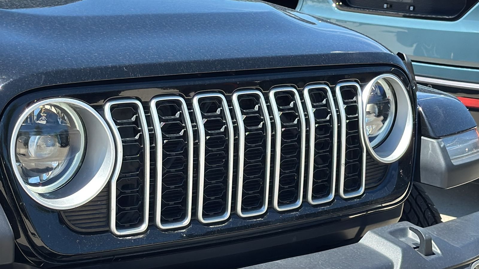 Used 2025 Black Jeep Sahara image 3
