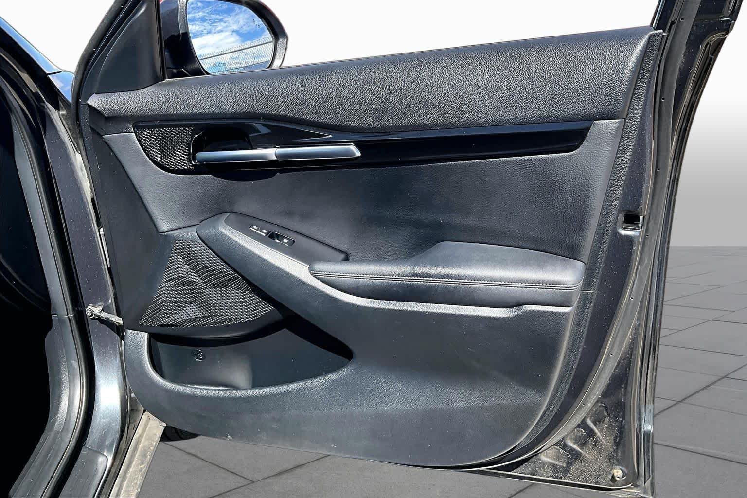 Used 2025 Gravity Gray Kia EX image 20