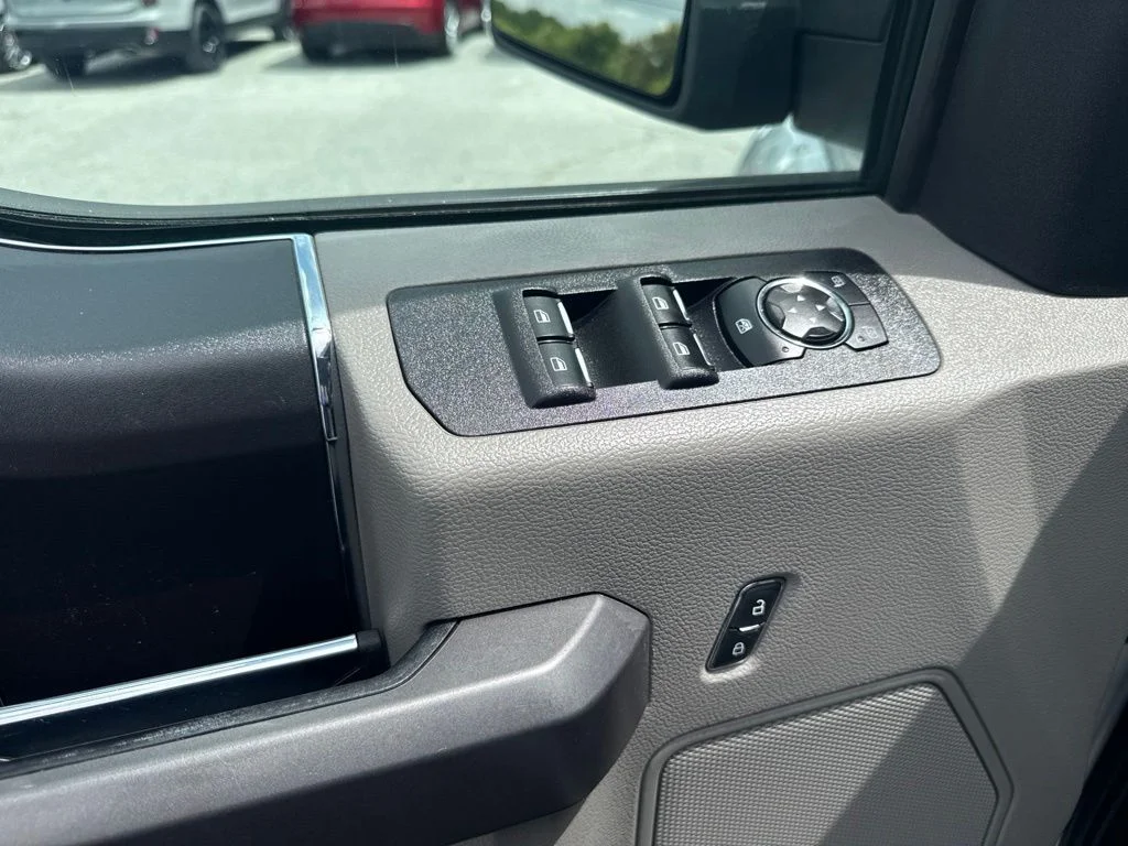 Used 2019  Ford XLT image 14