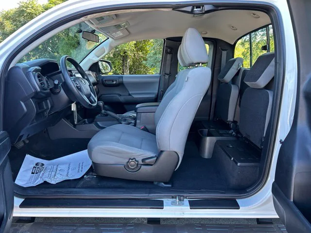 Used 2016 White Toyota SR image 20