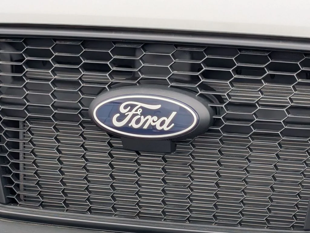 New 2026 Oxford White Ford Cargo Van image 13