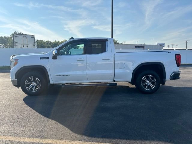 Used 2019 Summit White GMC SLE image 9