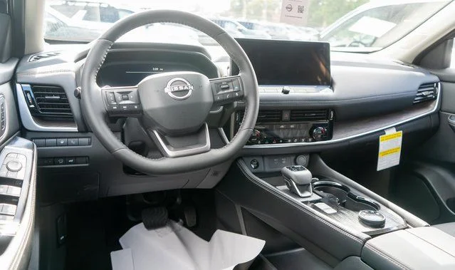 New 2026 Super Black Nissan Platinum image 9