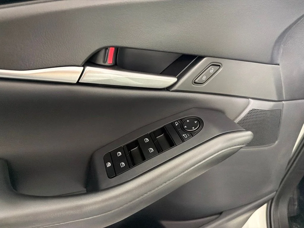 New 2026 White Mazda 2.5 S Preferred image 9