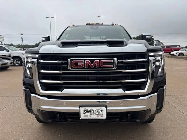 New 2026 Onyx Black GMC SLT image 9