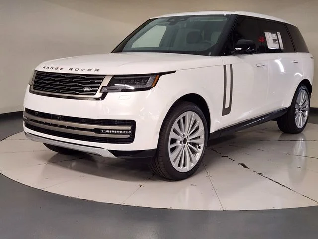 2026 Land Rover Range Rover 3.0 SE LWB 7's photo