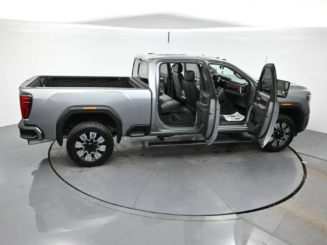 Used 2025 Sterling Metallic GMC Denali image 43