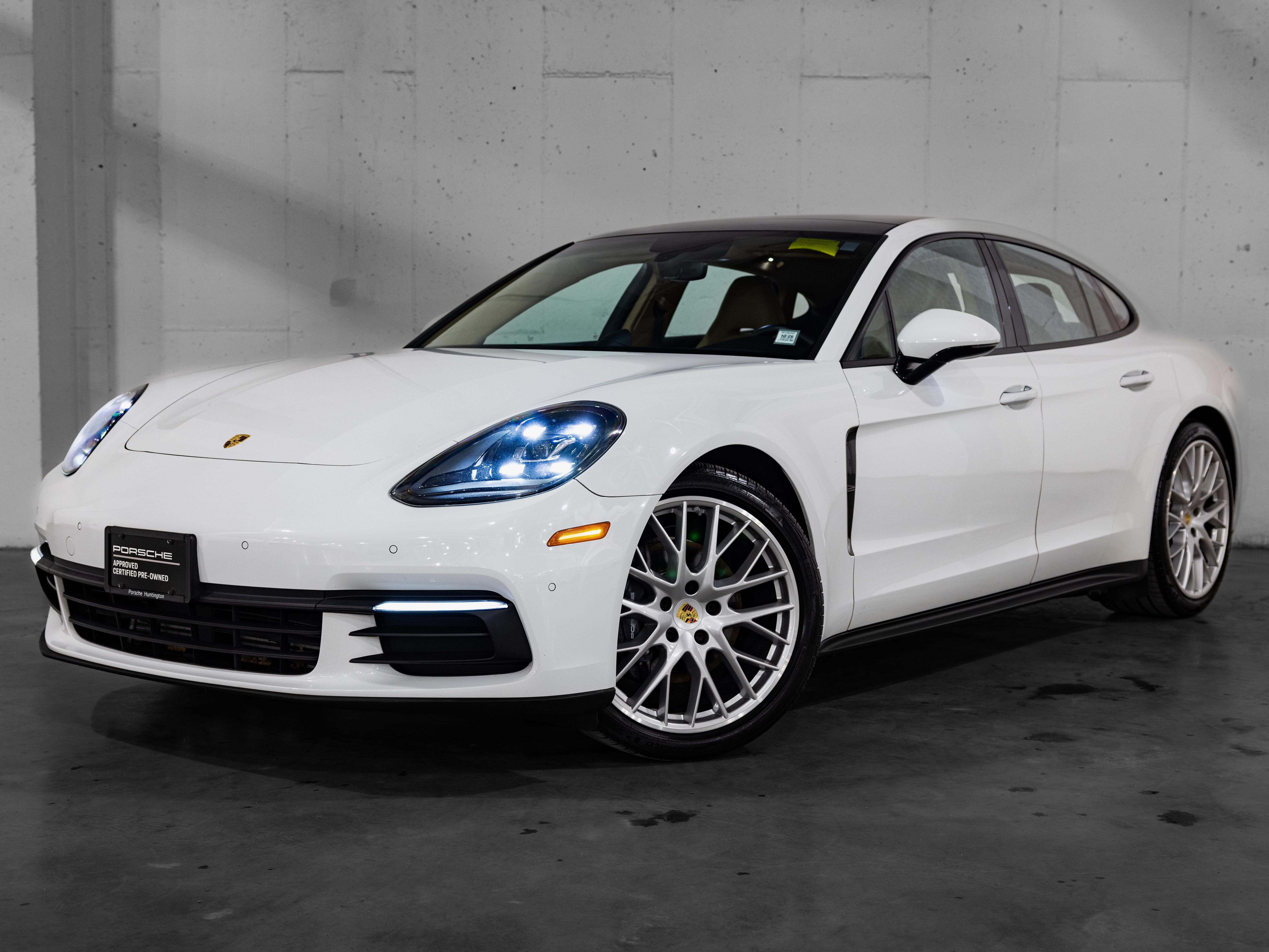 2018 Porsche Panamera 4's photo