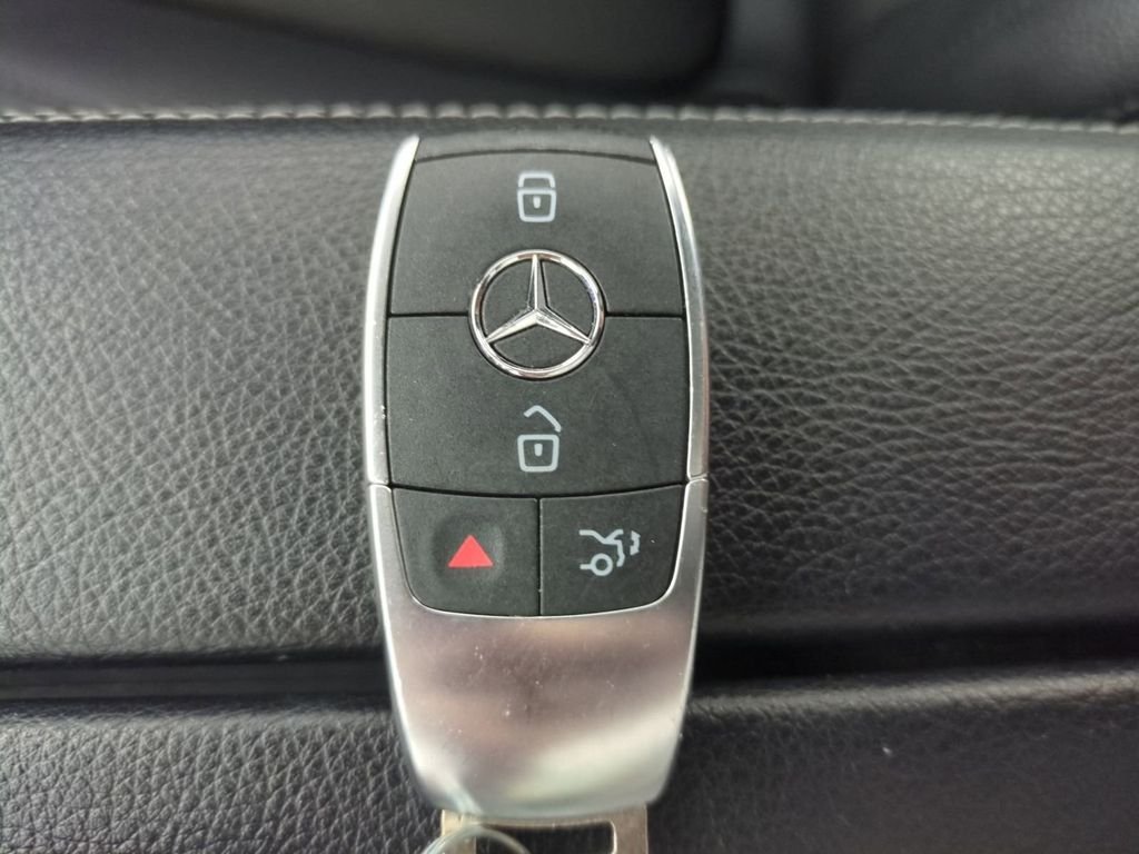 2022 Mercedes-Benz GLB Base - Photo 38