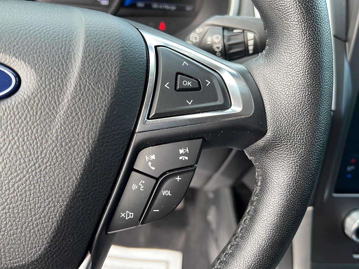 Used 2021 Iconic Silver Ford SEL image 21