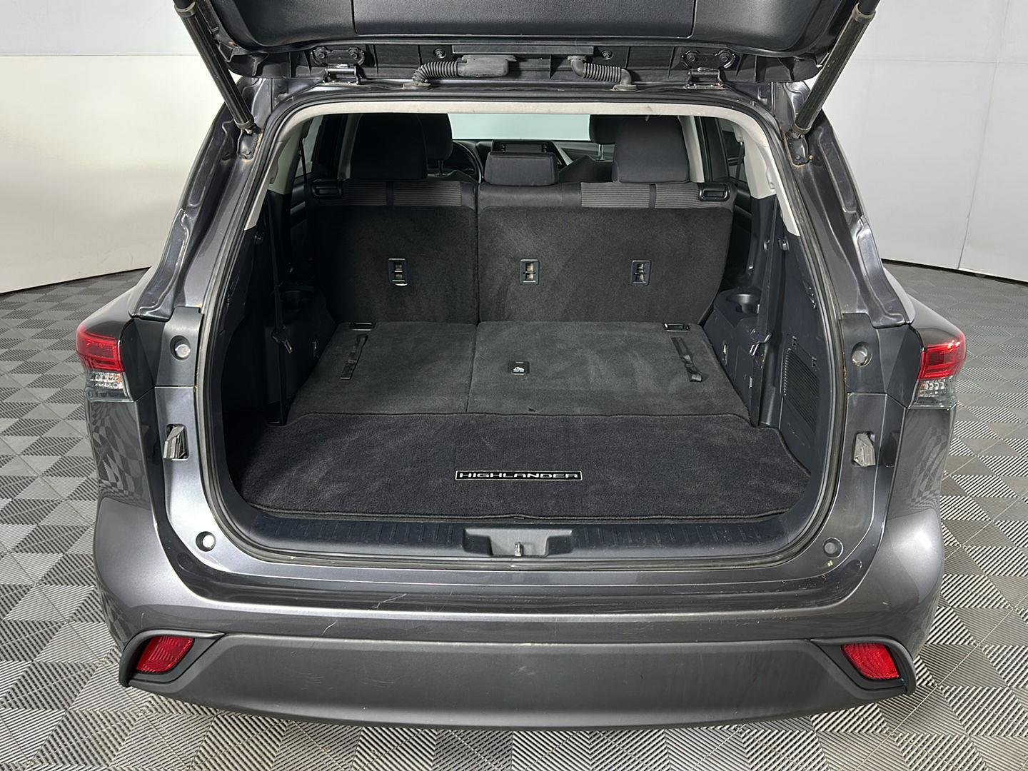 Used 2021 Magnetic Gray Metallic Toyota LE image 8