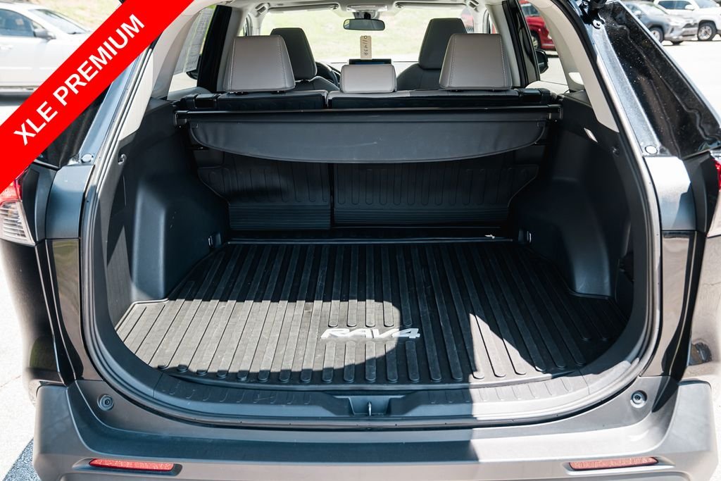 Used 2023 Midnight Black Metallic Toyota XLE Premium image 7