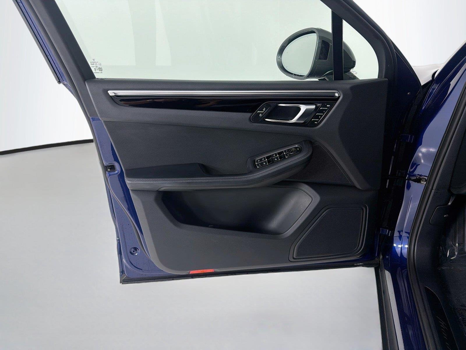 Used 2024  Porsche T image 6