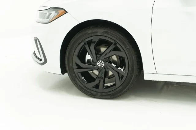 2026 Volkswagen Jetta SE - Photo 11