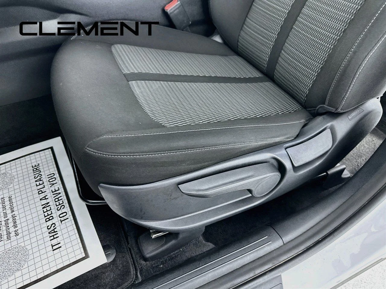 Certified Used 2022 Glacial White Pearl Kia LX image 27