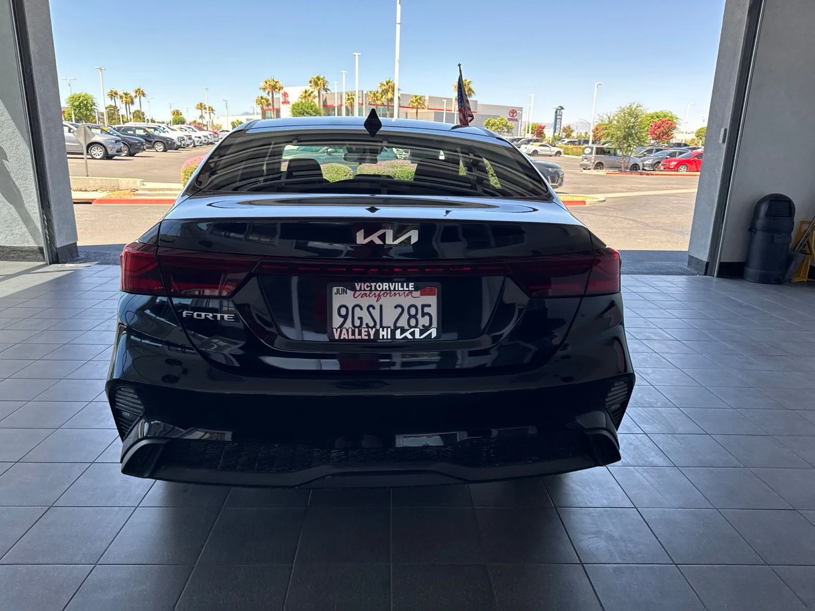 Used 2023 Aurora Black Pearl Kia LXS image 6