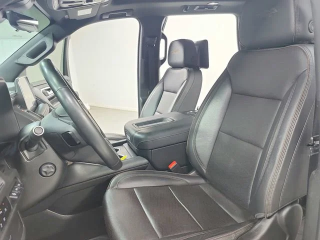 Used 2023 Iridescent Pearl Tricoat Chevrolet High Country image 19