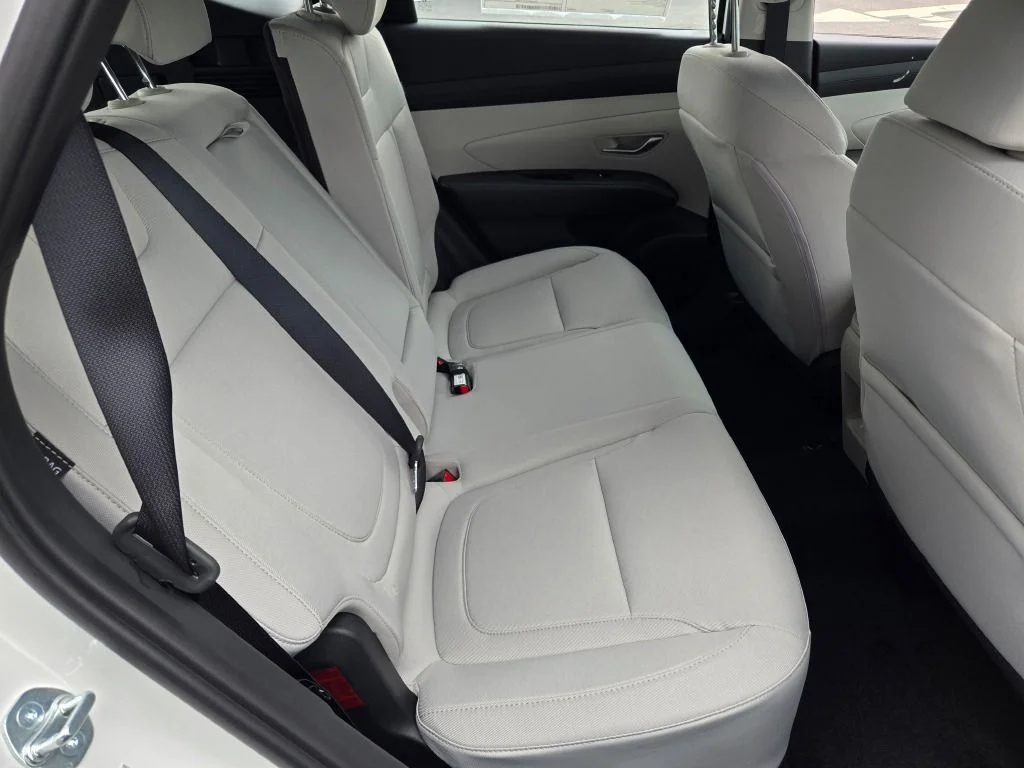 New 2026 White Pearl Hyundai Blue SE image 10