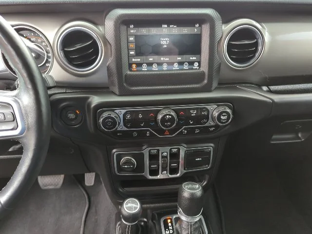 Used 2018 Gray Jeep Unlimited Sahara image 9