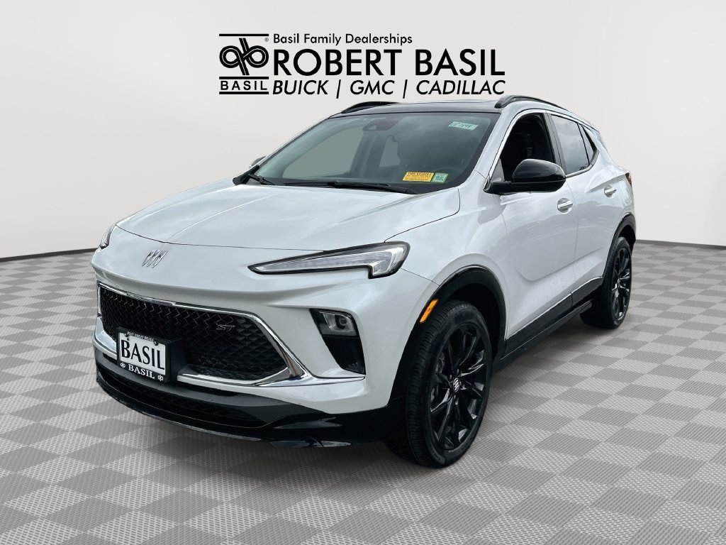 Used 2024 Off-white Buick Sport Touring image 1