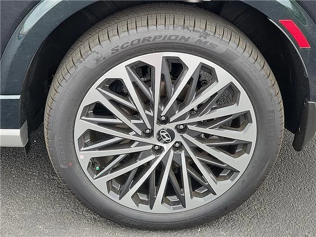 New 2026 Robust Emerald Pearl Hyundai Calligraphy image 7