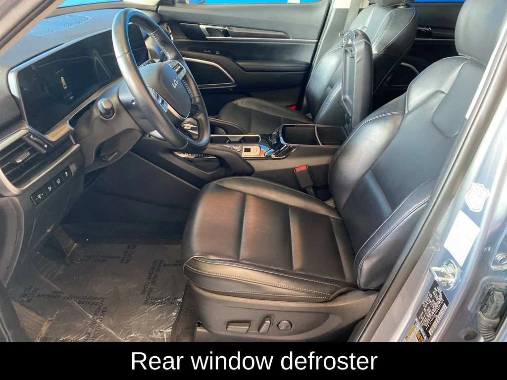 Used 2025 Silver Kia S image 9