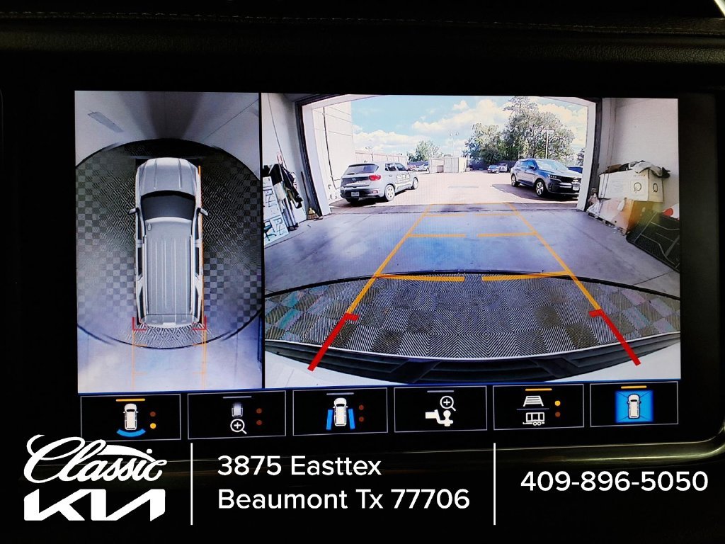 Used 2021 White GMC Denali image 10