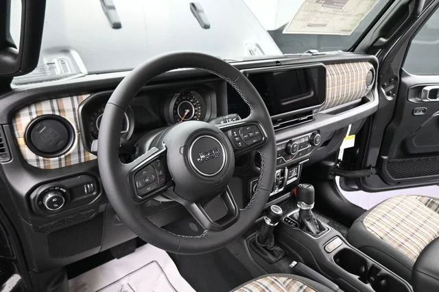 New 2026 Granite Crystal Metallic Clear-Coat Exterior Paint Jeep 85th Anniversary Edition image 27