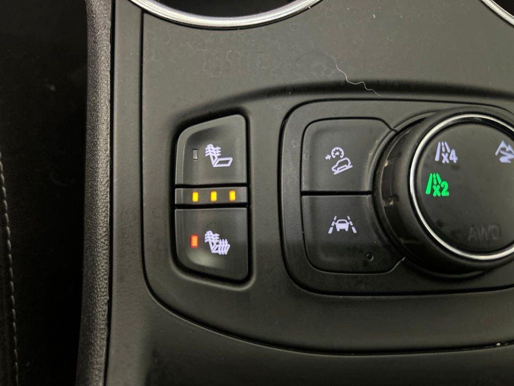 Used 2023 Summit White GMC SLE image 24