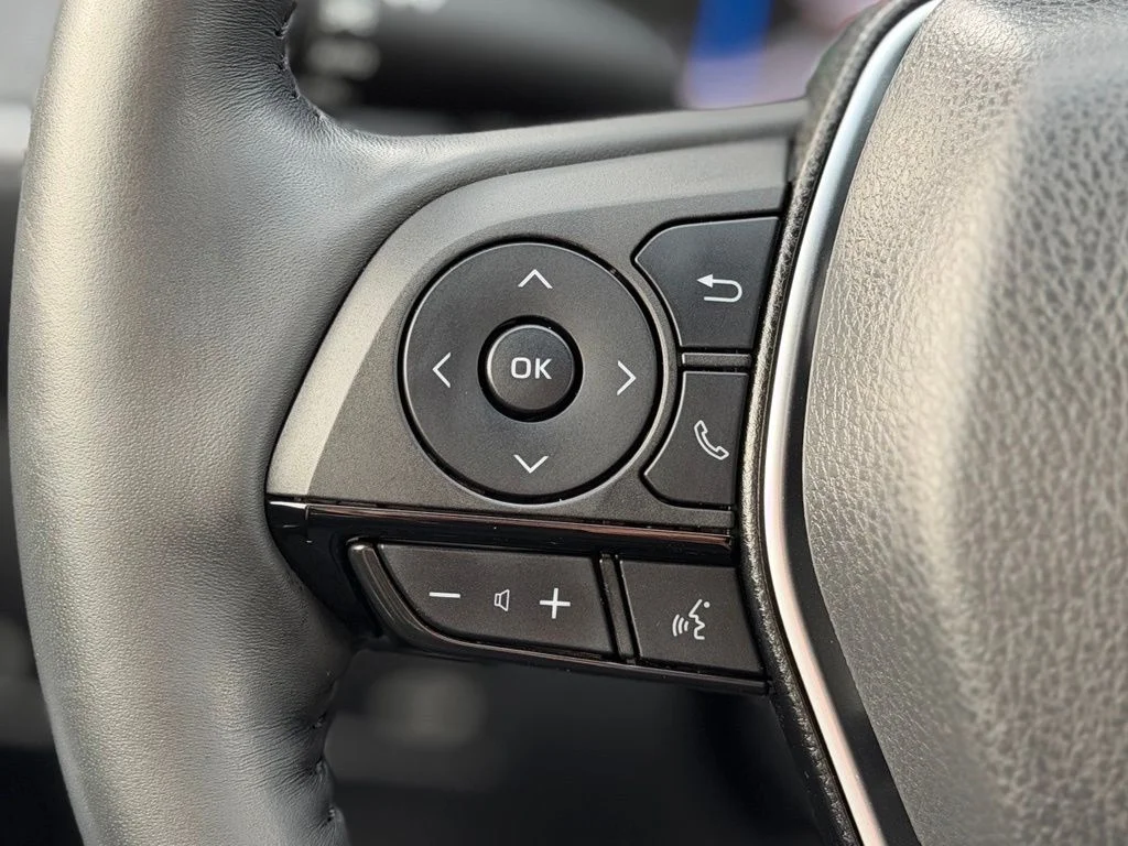 Used 2021 Black Toyota XLE image 13
